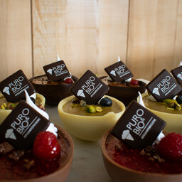 MEZZO UOVO DI CIOCCOLATO RIPIENO DI SEMIFREDDO