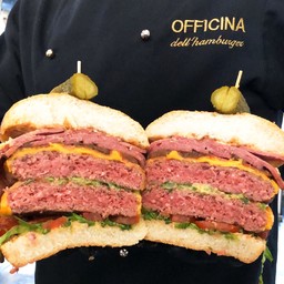 HAMBURGER DI CHIANINA  (serviti con patatine fritte🍟)