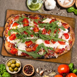 Pinsa POMODORINI E STRACCIATELLA