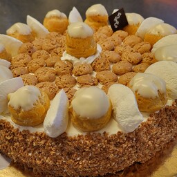 Torta Saint Honorè allo Zabaione e amaretto