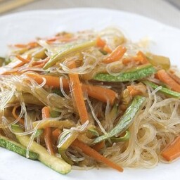 28 Spaghetti di Soia con Verdura