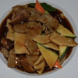 54 Vitello con Bambu e Funghi