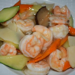 65 Gamberetti con Verdure Miste