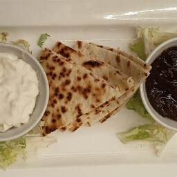 Piadina squacquerone e fichi caramellati