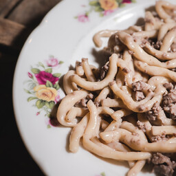 Strozzapreti salsiccia e sangiovese