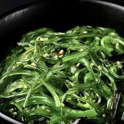 Alghe wakame marinate