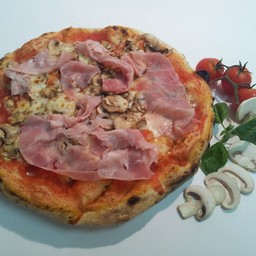 Rossa  prosciutto Cotto e Funghi