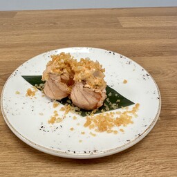 Gunkan Hot Salmon