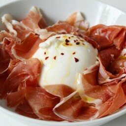 PROSCIUTTO CRUDO E BURRATA