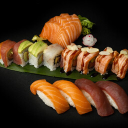 Mixed sushi
