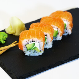 Futo Maki Salmone Philadelphia