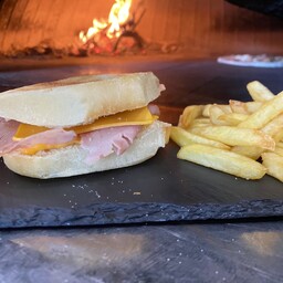 BABY TOAST CON PATATINE