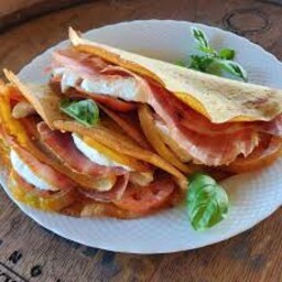 PARMA: crudo, rucola, mozzarella e pomodorini