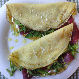 NORD: bresaola, caprino, rucola, pomodorini