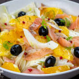 SALMON: arancia, olive taggiasche, noci, finocchi