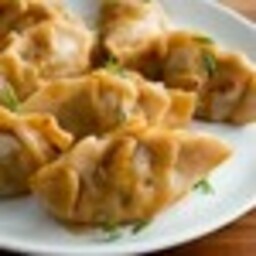 Gyoza di maiale, verdure e kimchi