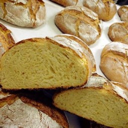 PANE ARTIGIANALE AL MAIS: con farine del piano di Magadino (non ordinabile singolarmente)