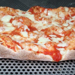 PINSA --REGINA MARGHERITA--