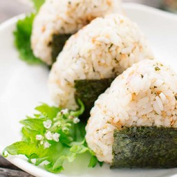 Onigiri tonno cotto