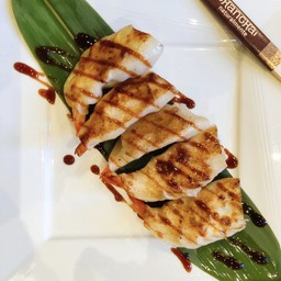 Ravioli di salmone e gamberi alla griglia (5pz)