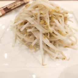 Germogli di soia saltati