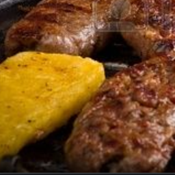 LUGANEGHE CON POLENTA