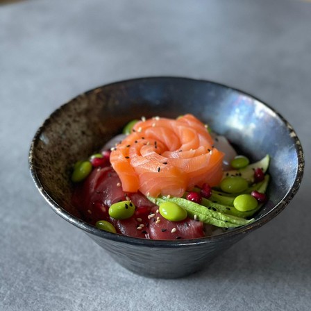 poke vs chirashi poke vs chirashi