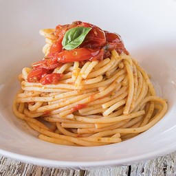 Spaghetti alla chitarra con Pomodorini  e Basilico