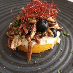 Polenta, funghi e formaggio