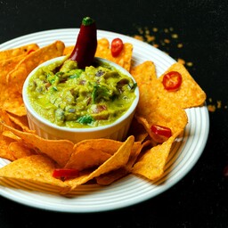 NACHOS con GUACAMOLE