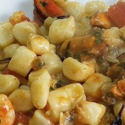 GNOCCHI AL SUGO DI PESCE (CELIACO)