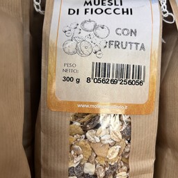 Muesli di fiocchi con frutta