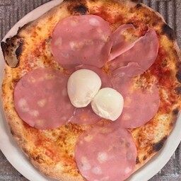 Pizza Mortadella e burrata