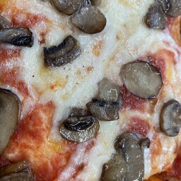 Pizza al taglio ai funghi 