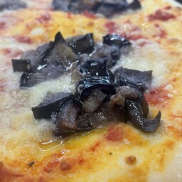 Pizza al taglio con melanzane