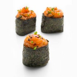 GUNKAN SPICY SALMON