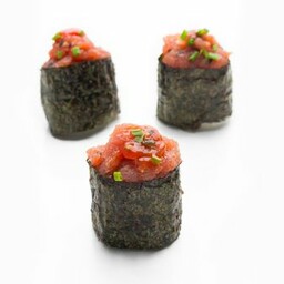 GUNKAN SPICY TUNA