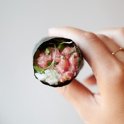 270. Handroll salmon 