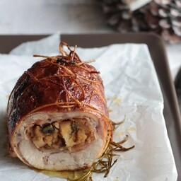 Rollè di coniglio con funghi glassati