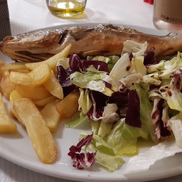 Branzino al Forno con Patate/Insalata 