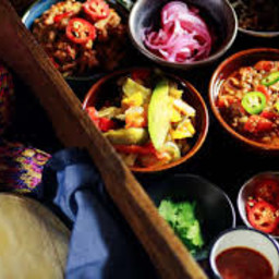 Sabor Mexicano per 2 Persone con 4 Tortilla di Grano