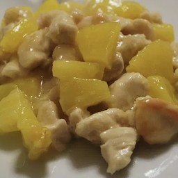 311 SAUCED CHICKEN WITH ANANAS