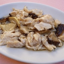 312 CHICKEN WITH MUSHROOMS AND BAMBOO